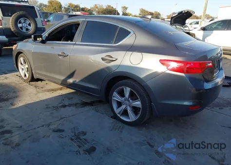 2013 Acura Ilx 2.0L z USA, uszkodzony, nr VIN 19VDE1F7XDE009680
